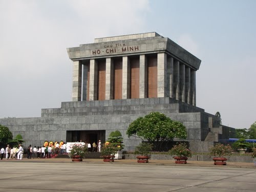 Ngày 6/12, Lăng Chủ tịch Hồ Chí Minh mở cửa đón khách trở lại - ảnh 1